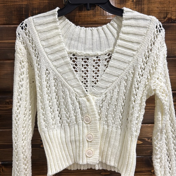 Commense Cropped Cardigan - Picture 2 of 11